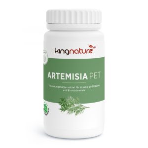 Eine weiße Flasche mit der Aufschrift kingnature ARTEMISIA PET und einer Illustration von grünen Artemisia-Blättern, konzipiert als Nahrungsergänzung aus der Schweiz für Hunde und Katzen. Das Etikett zeigt Zertifizierungen und tierfreundliche Symbole.