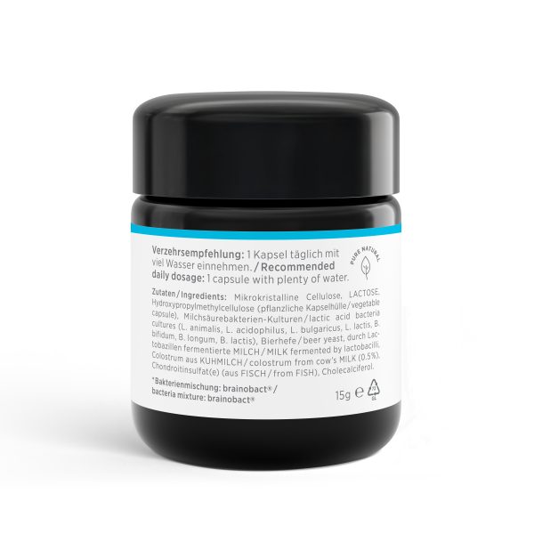 Eine schwarze Dose Immuno Daily mit einem weiß-blauen Etikett, auf dem Dosierung, Inhaltsstoffe und Nährwertangaben in Deutsch und Englisch angegeben sind. Der geschlossene Deckel befindet sich oben. Ideal für alle, die Immuno Daily kaufen möchten. Weißer Hintergrund.