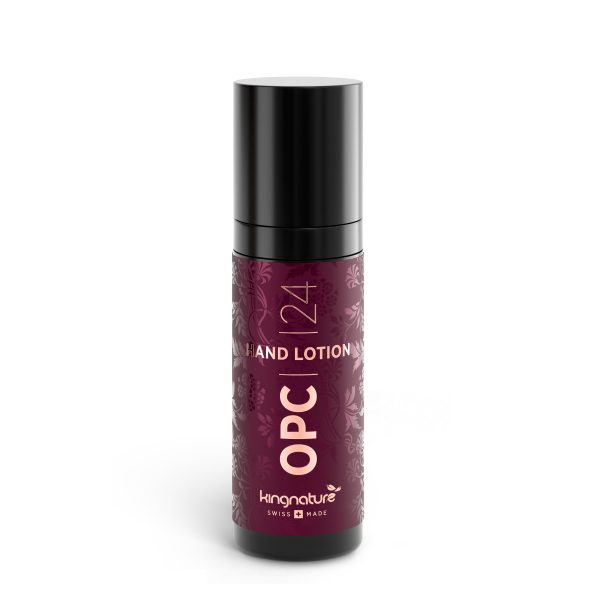 Eine kastanienbraune Flasche OPC 24 Handlotion mit schwarzem Deckel, floralem Design und weißem Schriftzug „OPC | 24 HAND LOTION“ und „Swiss Made“. Perfekt für alle, die OPC 24 Handlotion kaufen möchten.