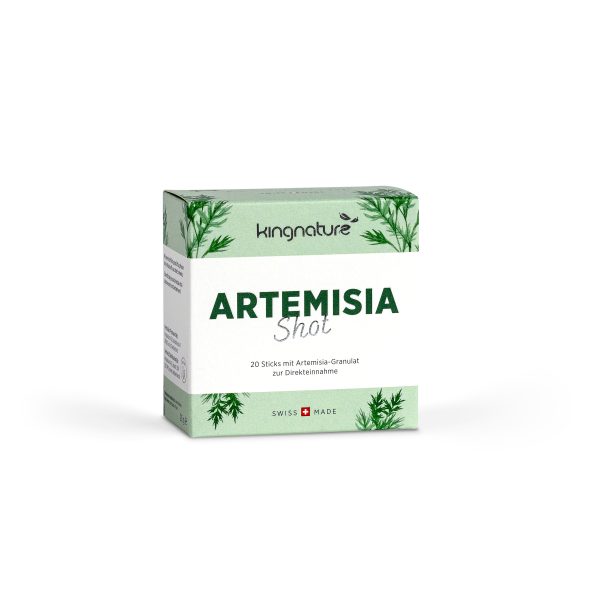 Eine Schachtel Artemisia Shot, verziert mit grünen botanischen Motiven und dem Swiss Made-Logo, enthält 20 Sticks mit Artemisia-Granulat, die direkt verwendet werden können.