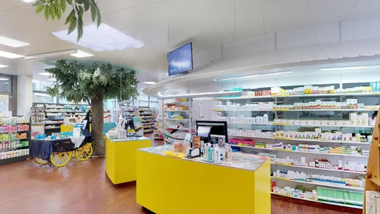 n unserer Drogerie und Apotheke in Steinhausen im Kanton Zug steht der Mensch und dessen Bedürfnisse im Vordergrund.